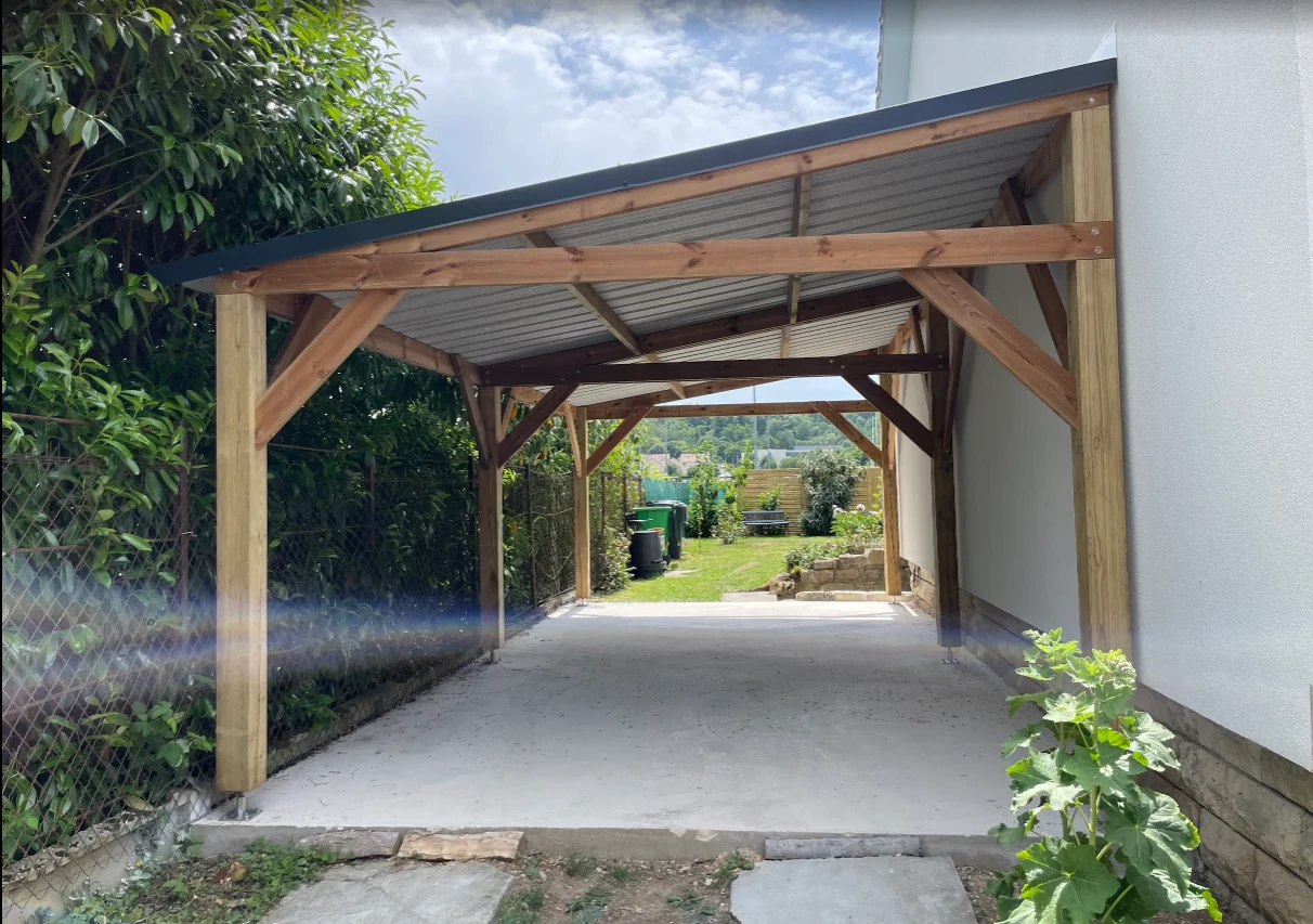 Carport adossé — vue de face