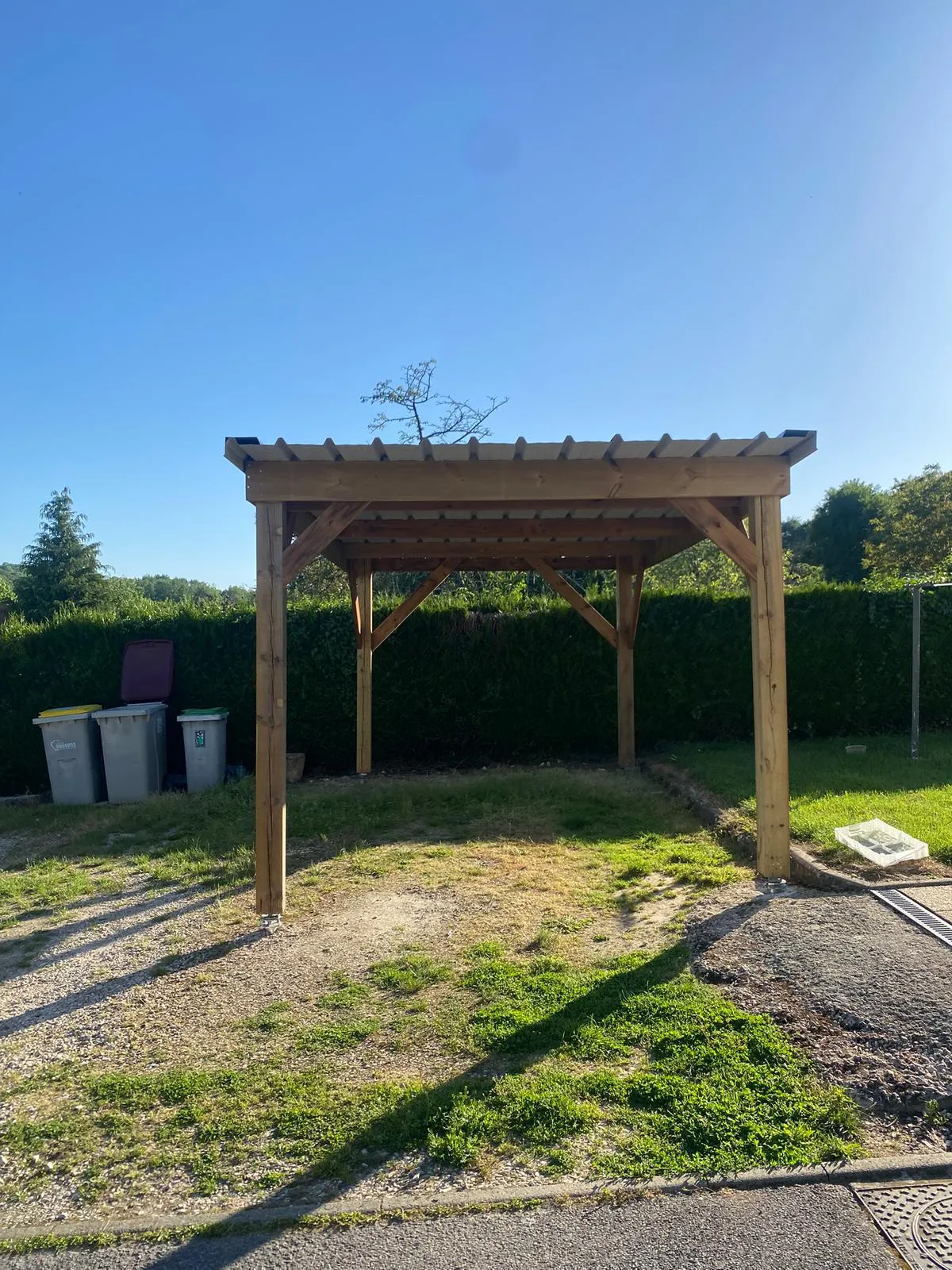 Pergola bois autoportée au jardin